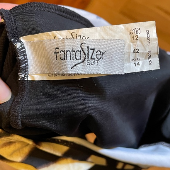 Fantasizer Swimsuit! - Picture 3 of 3